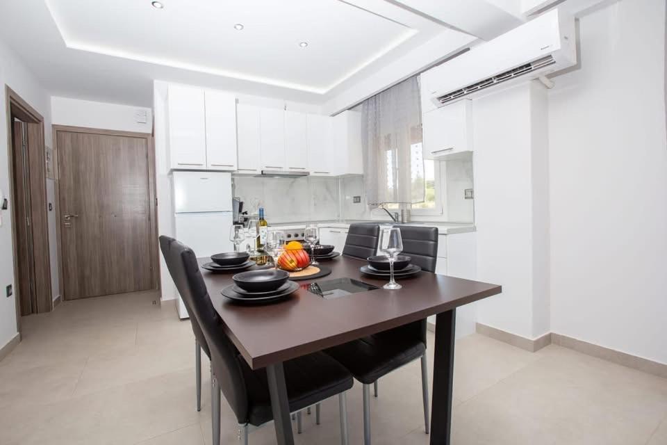 Marane Luxury Suites เนอามูดาเนีย ภายนอก รูปภาพ